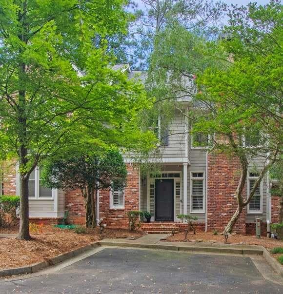 3 bedroom, 4 bathroom, 2,560 sq ft townhouse sold at 171 Riverview Trail, Roswell, GA 30075