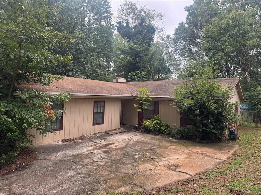 3 bedroom, 2 bathroom, 1,800 sq ft single family residence sold at 719 Helen Street, Marietta, GA 30064