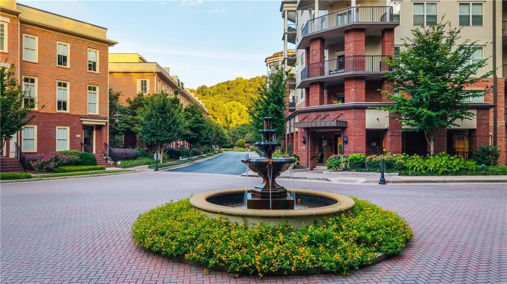 2 bedroom, 2 bathroom, 1,172 sq ft condominium sold at 200 River Vista Drive 608, Atlanta, GA 30339