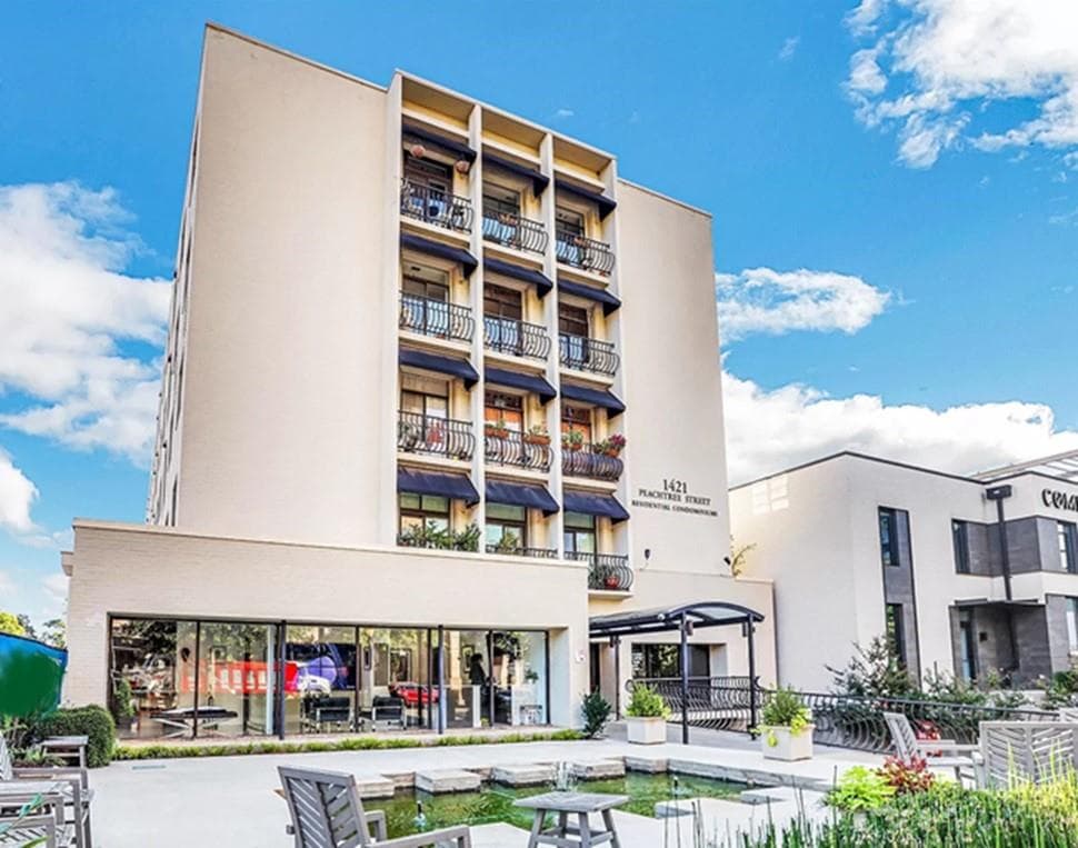 2 bedroom, 2 bathroom, 1,170 sq ft condominium sold at 1421 Peachtree Street 206, Atlanta, GA 30309