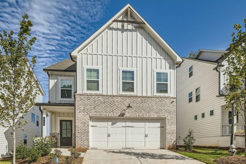 4 bedroom, 4 bathroom, 2,918 sq ft single family residence sold at 640 Avondale Park Circle, Decatur, GA 30032