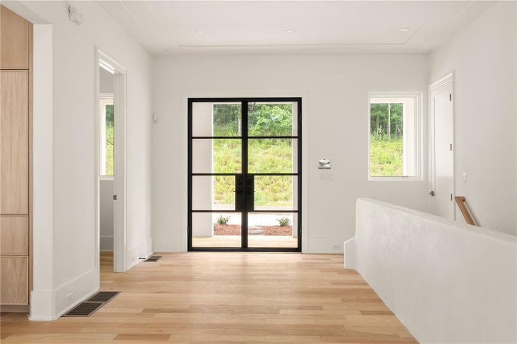 4 bedroom, 5 bathroom, 3,157 sq ft single family residence for sale at 1064 Lupo Loop, Chattahoochee Hills, GA 30268 — photo 2