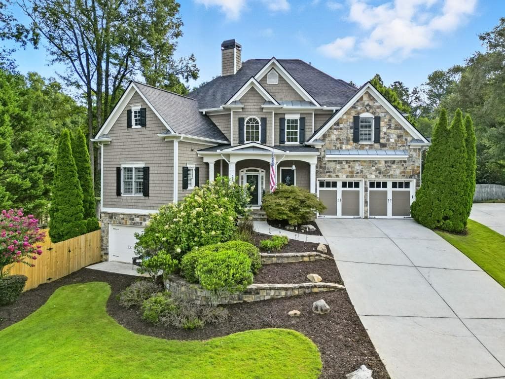 6 bedroom, 5 bathroom, 5,695 sq ft single family residence sold at 5453 Dunwoody Glen Court, Atlanta, GA 30360