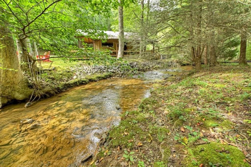 407 Tanglewood Drive, Blue Ridge, GA 30513 — most recent listing photo