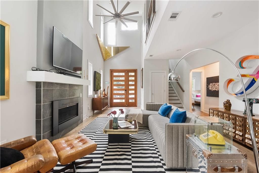 4 bedroom, 3 bathroom, 2,400 sq ft single family residence for rent at 1124 Hawthorne Street, Atlanta, GA 30307 for $6,450 a month — photo 3