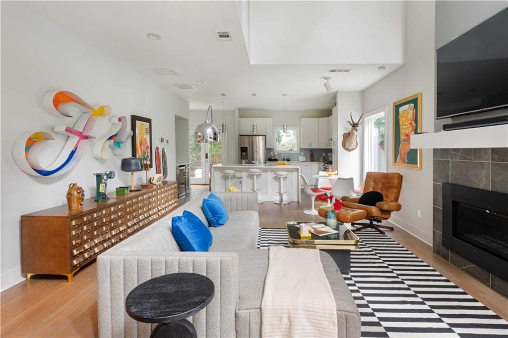 4 bedroom, 3 bathroom, 2,400 sq ft single family residence for rent at 1124 Hawthorne Street, Atlanta, GA 30307 for $6,450 a month — photo 6
