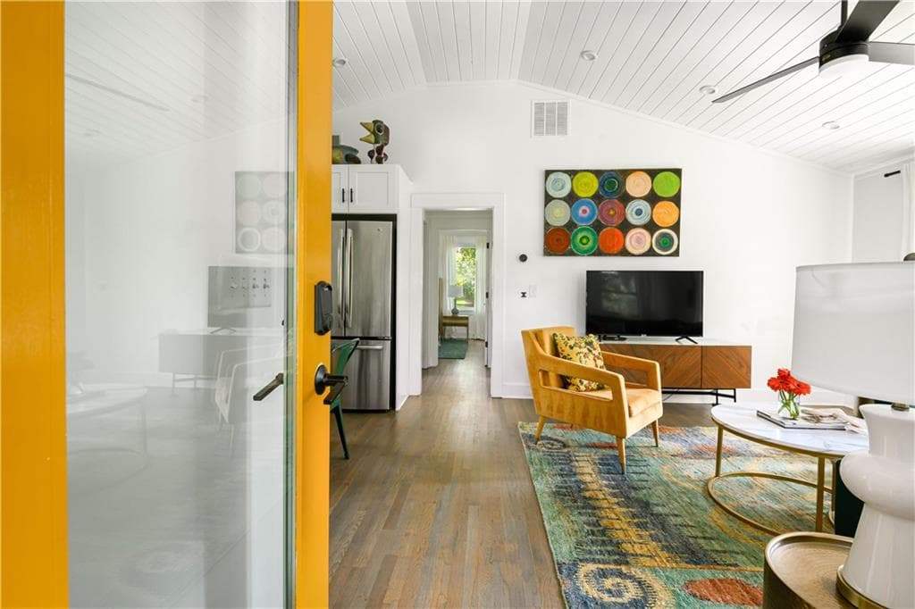 2 bedroom, 1 bathroom, 800 sq ft townhouse for rent at 347 Sinclair Avenue, Atlanta, GA 30307 for $4,600 a month — photo 10