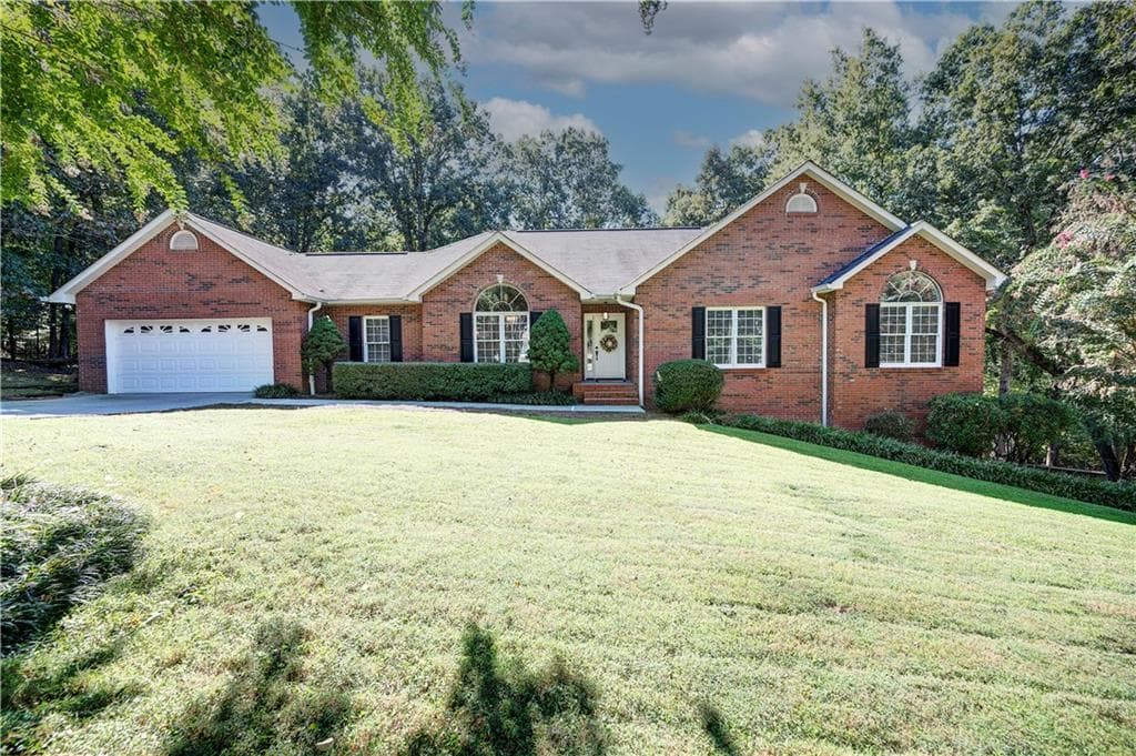 175 Thornwood Drive, Calhoun, GA 30701 — most recent listing photo