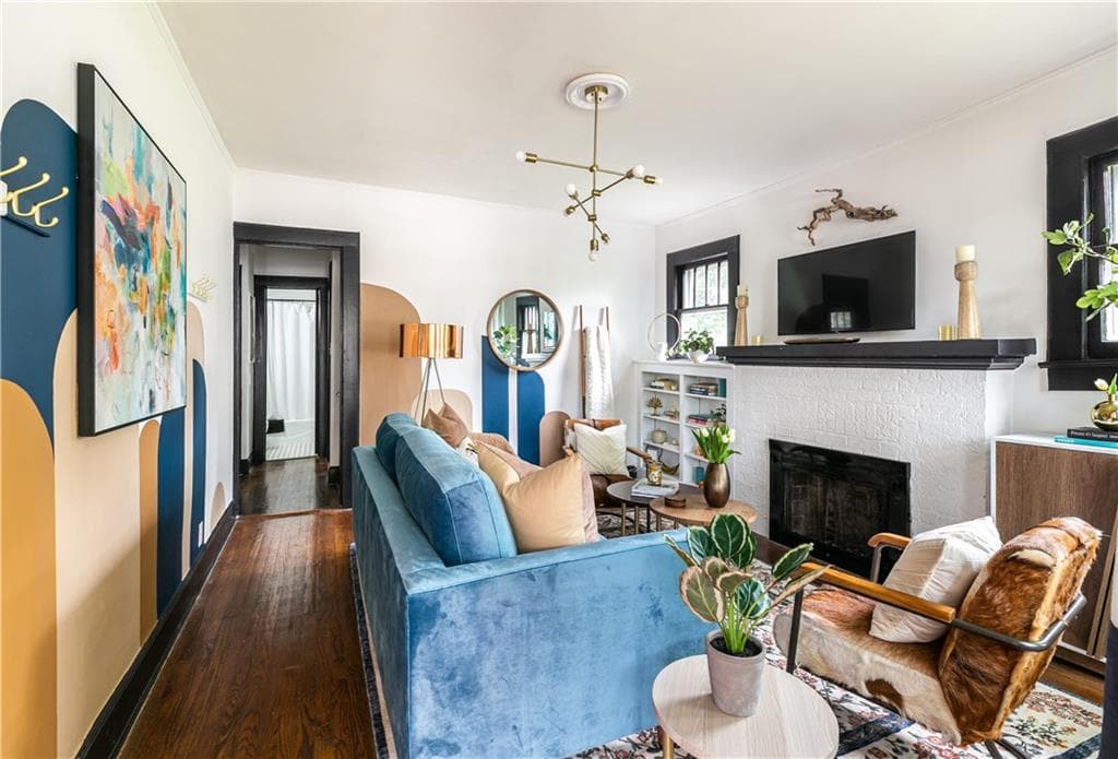 2 bedroom, 1 bathroom, 956 sq ft single family residence for rent at 909 Austin Avenue, Atlanta, GA 30307 for $3,650 a month — photo 5