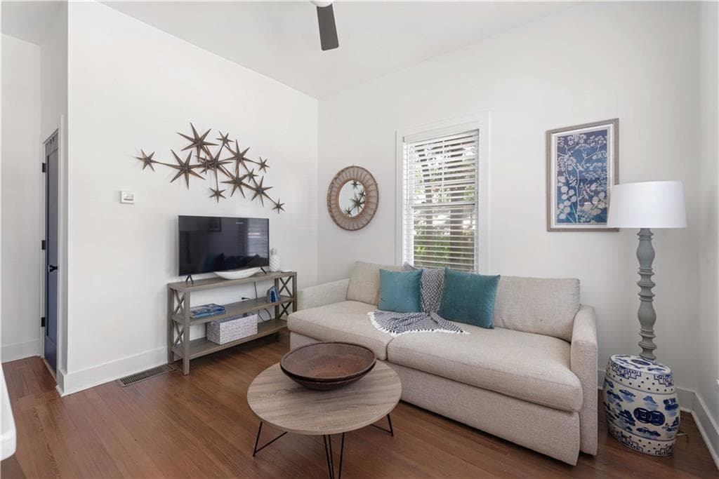 1 bedroom, 1 bathroom, 662 sq ft townhouse for rent at 538 Winton Terrace B, Atlanta, GA 30308 for $2,500 a month — photo 2