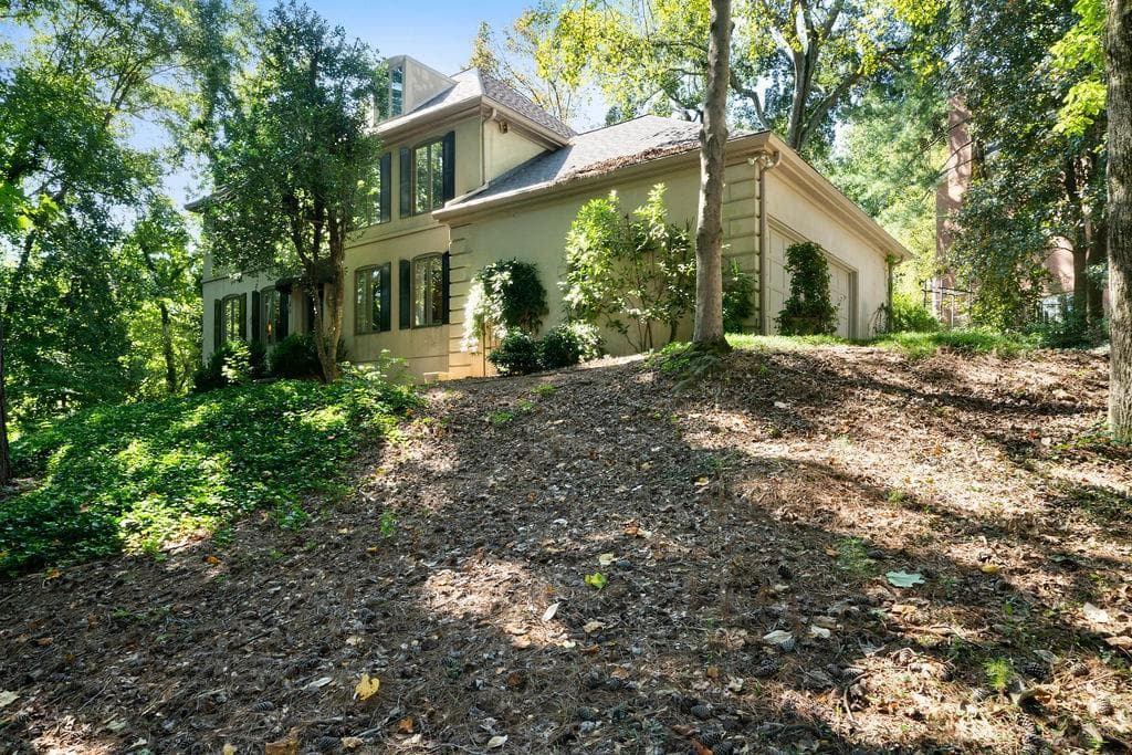4 bedroom, 3 bathroom, 2,418 sq ft single family residence sold at 4220 Paces Ferry Road, Atlanta, GA 30339