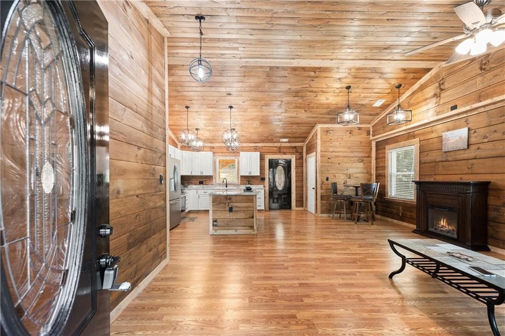 2 bedroom, 2 bathroom, 1,350 sq ft single family residence for sale at 587 Cold Stream Trail, Jasper, GA 30143 — photo 3