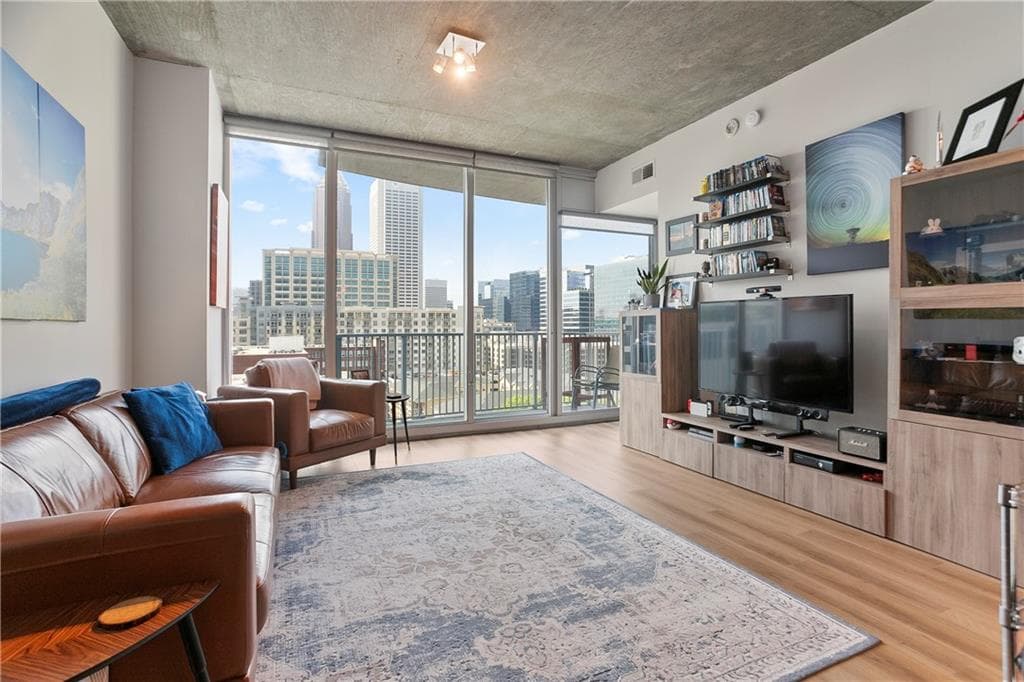 1 bedroom, 1 bathroom, 877 sq ft condominium sold at 860 Peachtree Street 904, Atlanta, GA 30308