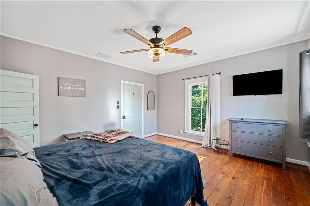 6 bedroom, 3 bathroom, 2,754 sq ft single family residence for rent at 634 S Main Street, Jasper, GA 30143 for $6,000 a month — photo 6