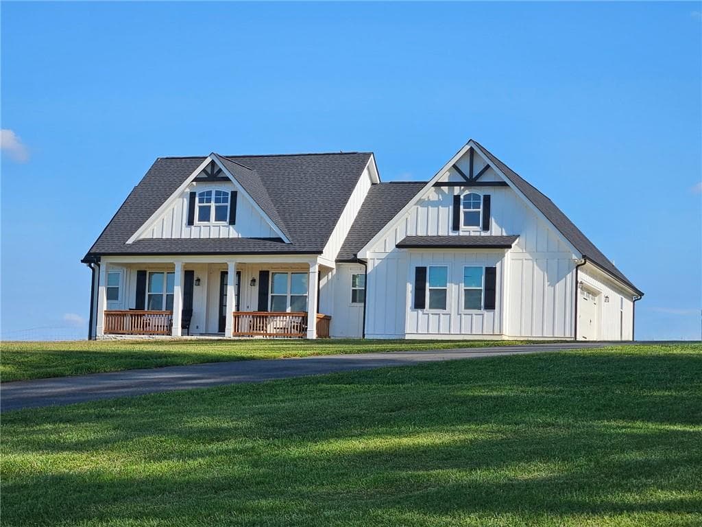 3 bedroom, 3 bathroom, 3,800 sq ft single family residence for sale at 2284 Dabbs Bridge Road, Dallas, GA 30132