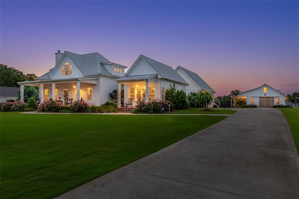 4 bedroom, 5 bathroom, 4,283 sq ft single family residence under contract at 890 Smith Mill Road, Winder, GA 30680 — photo 2