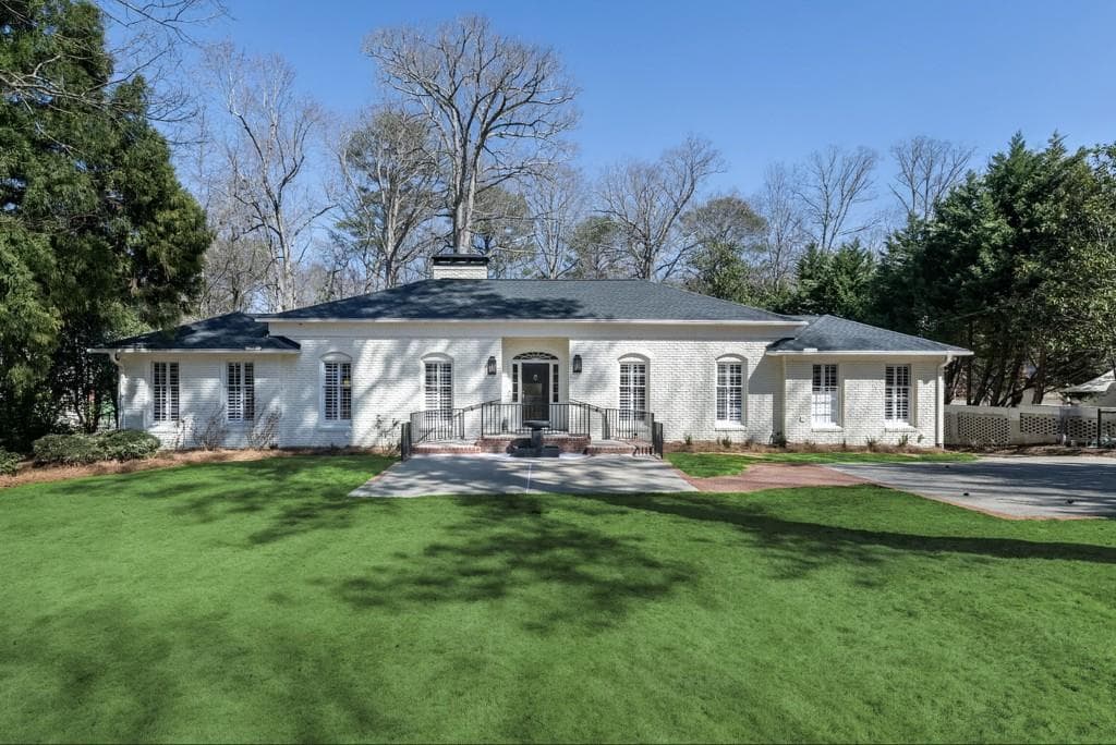 5 bedroom, 7 bathroom, 5,417 sq ft single family residence sold at 139 W Paces Ferry Road, Atlanta, GA 30305