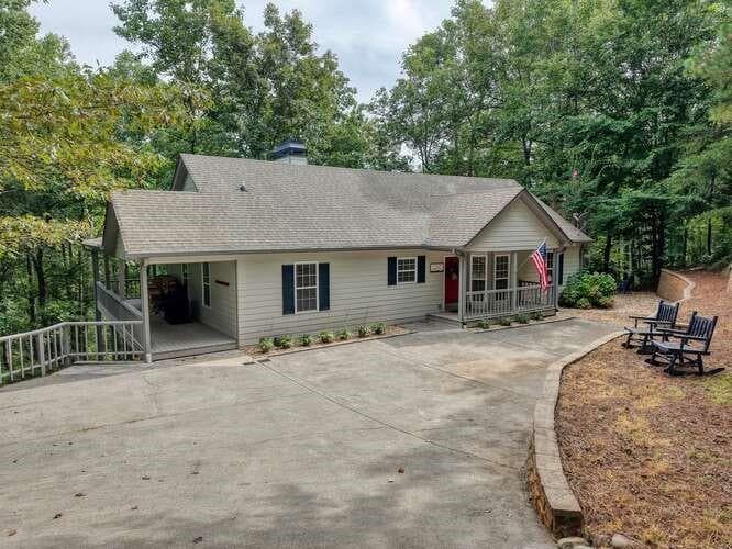 1905 Bell Eagle Drive, Hiawassee, GA 30546 — most recent listing photo
