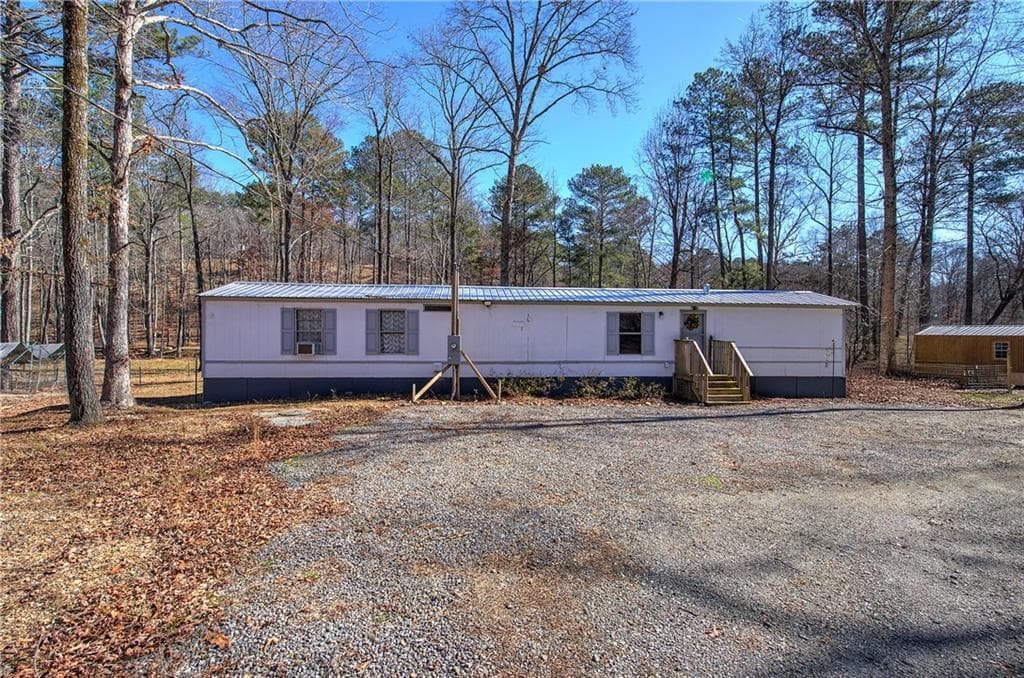 3 bedroom, 2 bathroom, 938 sq ft single family residence for sale at 676 Flowery Branch Road, Kingston, GA 30145