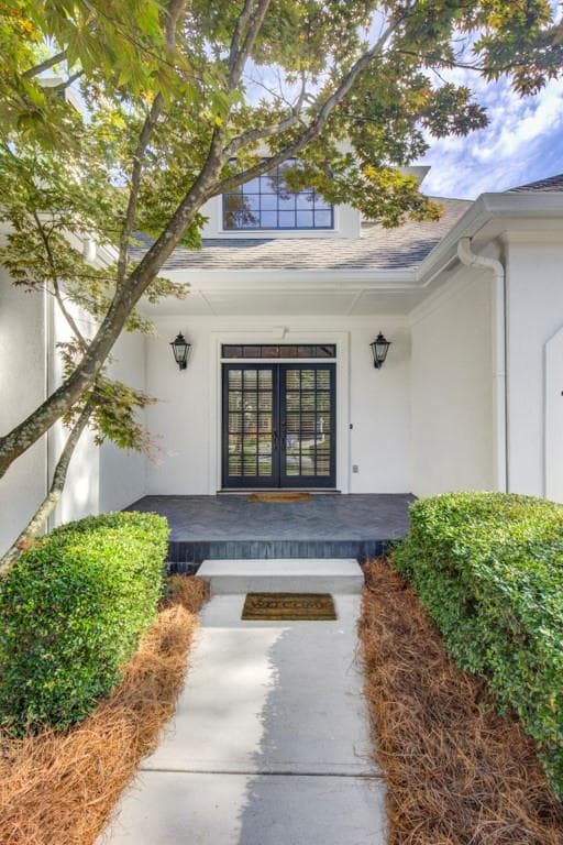 4 bedroom, 4 bathroom, 4,000 sq ft single family residence for sale at 2059 Howell Mill Road, Atlanta, GA 30318 — photo 2