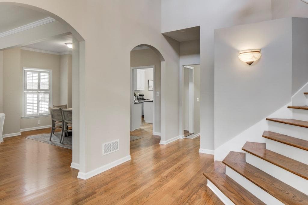 4 bedroom, 4 bathroom, 4,000 sq ft single family residence for sale at 2059 Howell Mill Road, Atlanta, GA 30318 — photo 3