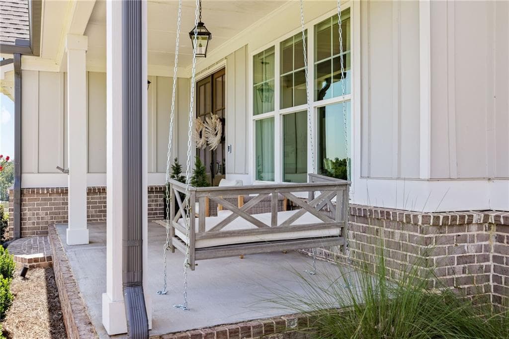5 bedroom, 6 bathroom, 3,712 sq ft single family residence for sale at 815 N Hampton Way, Monroe, GA 30656 — photo 6