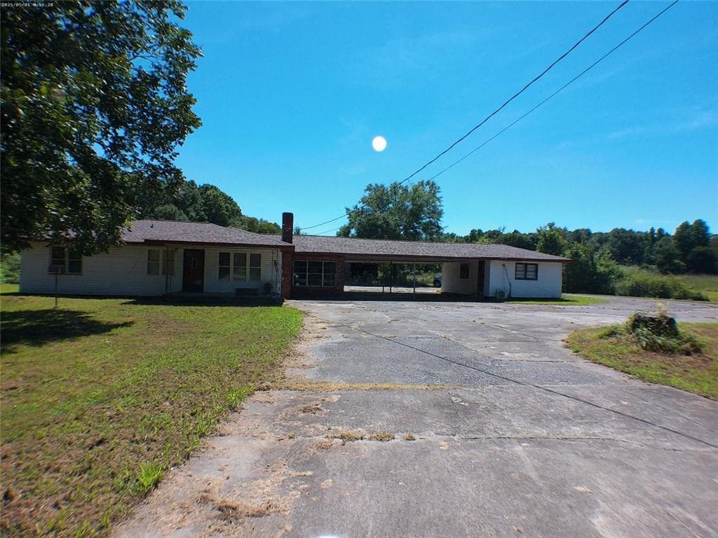 3 bedroom, 3 bathroom, 1,950 sq ft single family residence for sale at 65 Long Station Road, Aragon, GA 30104
