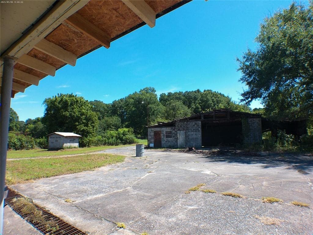 3 bedroom, 3 bathroom, 1,950 sq ft single family residence for sale at 65 Long Station Road, Aragon, GA 30104 — photo 4