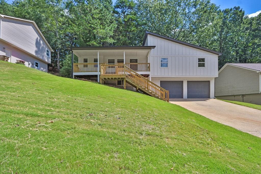 4 bedroom, 2 bathroom, 3,230 sq ft single family residence sold at 2768 Hawk Trace Court, Marietta, GA 30066