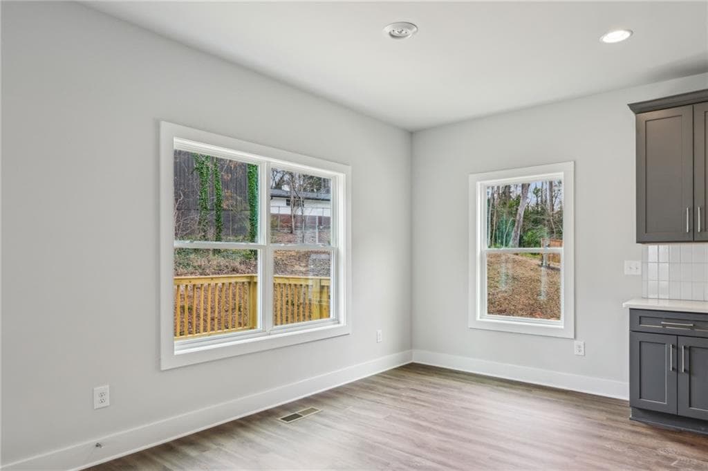 5 bedroom, 5 bathroom, 4,392 sq ft single family residence under contract at 3127 Stonegate Drive, Atlanta, GA 30331 — photo 10