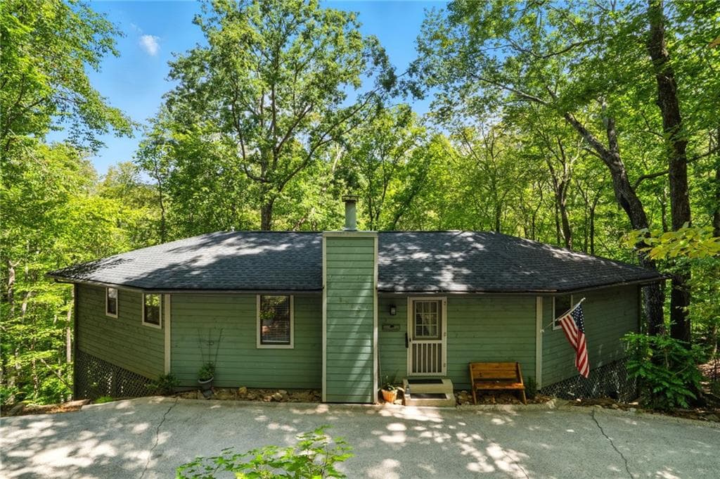3 bedroom, 3 bathroom, 1,750 sq ft single family residence for sale at 816 Mulligan Way, Jasper, GA 30143