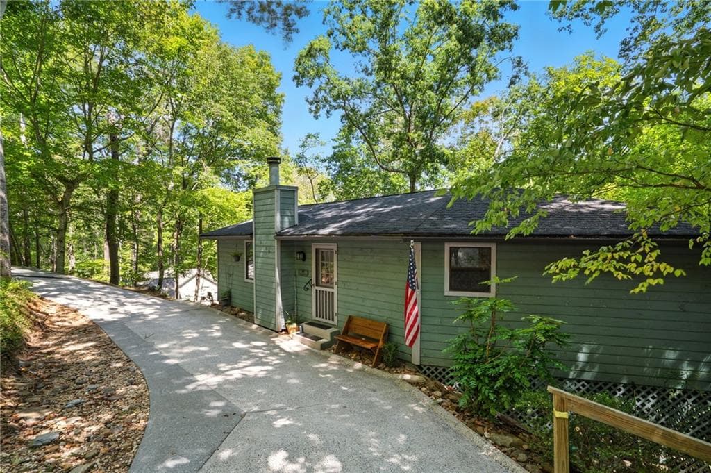 3 bedroom, 3 bathroom, 1,750 sq ft single family residence for sale at 816 Mulligan Way, Jasper, GA 30143 — photo 2