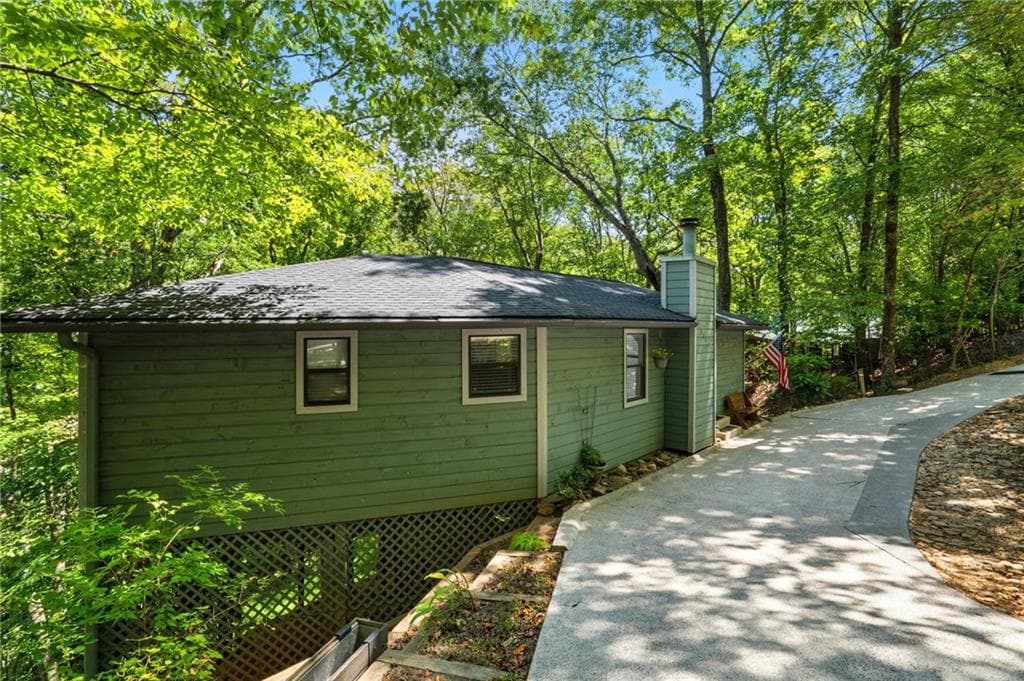 3 bedroom, 3 bathroom, 1,750 sq ft single family residence for sale at 816 Mulligan Way, Jasper, GA 30143 — photo 4