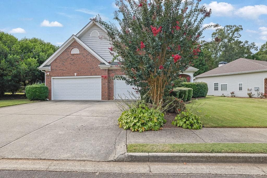 640 Mae Lane, Alpharetta, GA 30004 — most recent listing photo