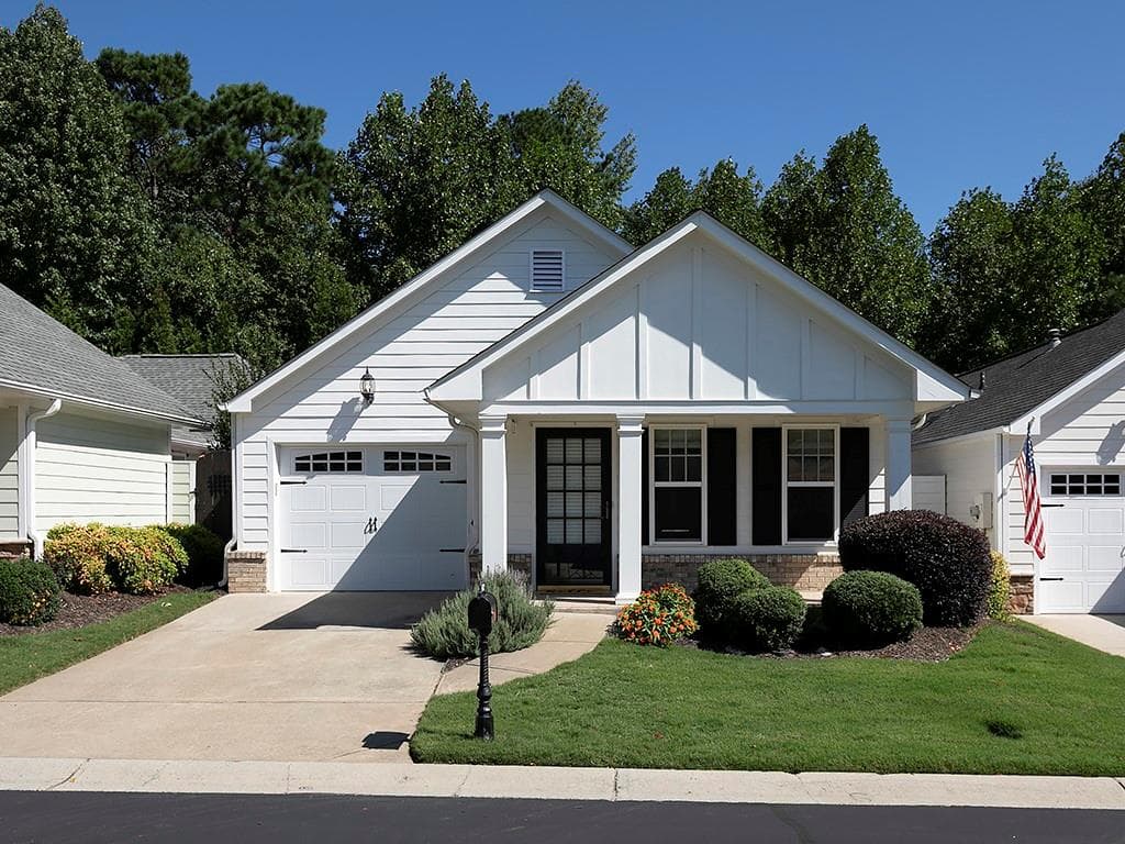 2 bedroom, 2 bathroom, 1,487 sq ft single family residence sold at 423 Thaxton Lane, Woodstock, GA 30188