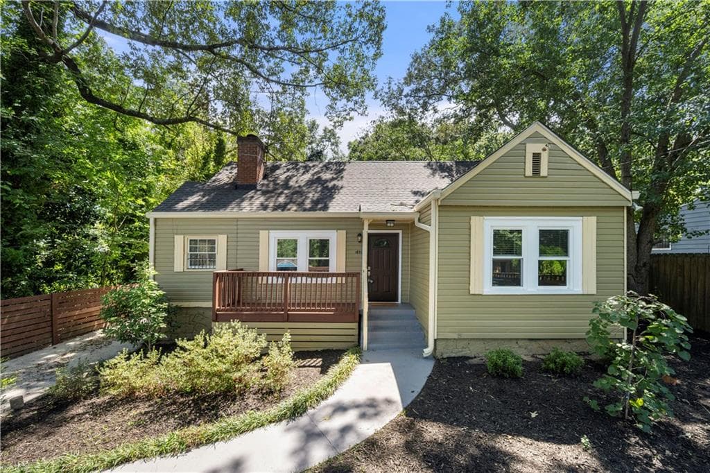 4 bedroom, 2 bathroom, 1,596 sq ft single family residence sold at 1938 Maywood Place, Atlanta, GA 30318