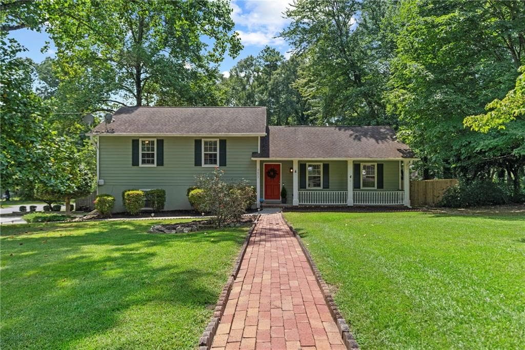 3 bedroom, 2 bathroom, 1,300 sq ft single family residence sold at 2673 Altony Drive, Marietta, GA 30064