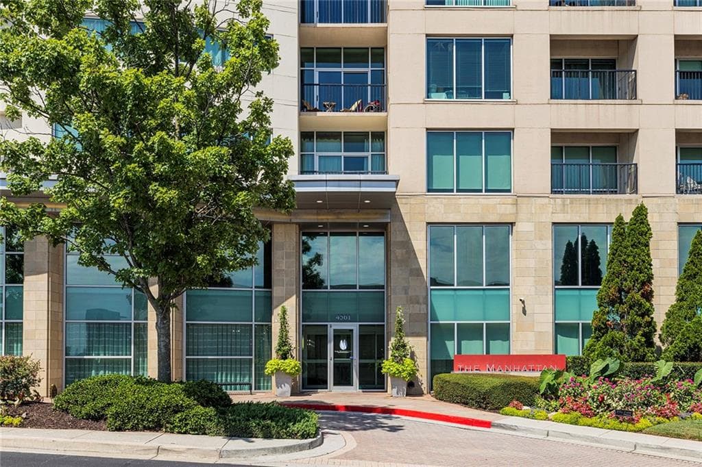 2 bedroom, 2 bathroom, 1,520 sq ft condominium sold at 4561 Olde Perimeter Way 302, Atlanta, GA 30346