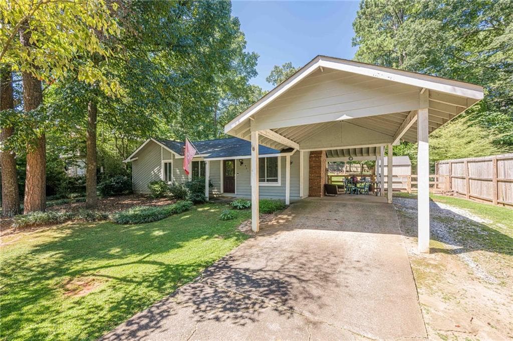 3 bedroom, 1 bathroom, 1,056 sq ft single family residence under contract at 407 Jon Scott Drive, Alpharetta, GA 30009 — photo 4