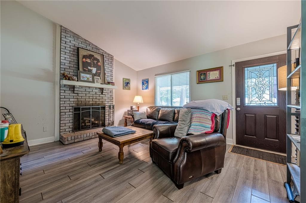 3 bedroom, 1 bathroom, 1,056 sq ft single family residence under contract at 407 Jon Scott Drive, Alpharetta, GA 30009 — photo 5