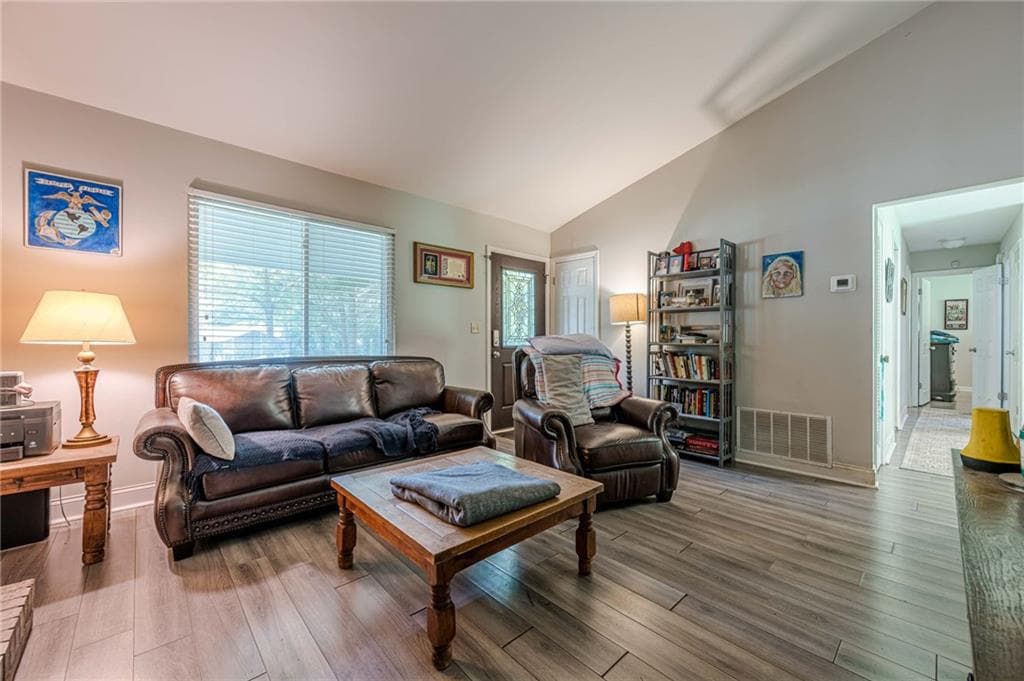 3 bedroom, 1 bathroom, 1,056 sq ft single family residence under contract at 407 Jon Scott Drive, Alpharetta, GA 30009 — photo 7