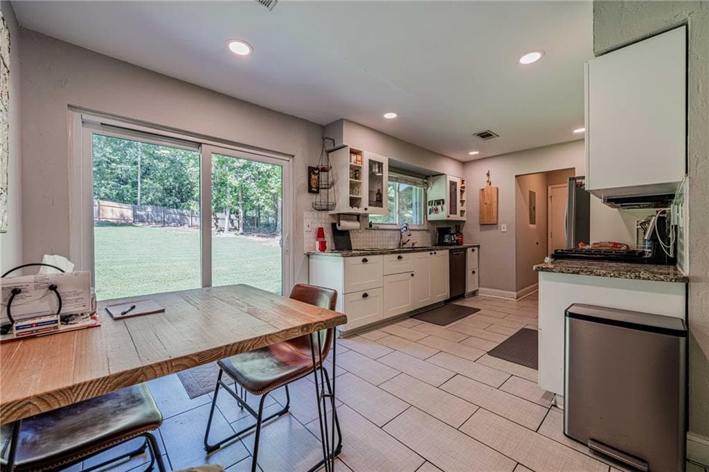 3 bedroom, 1 bathroom, 1,056 sq ft single family residence under contract at 407 Jon Scott Drive, Alpharetta, GA 30009 — photo 8