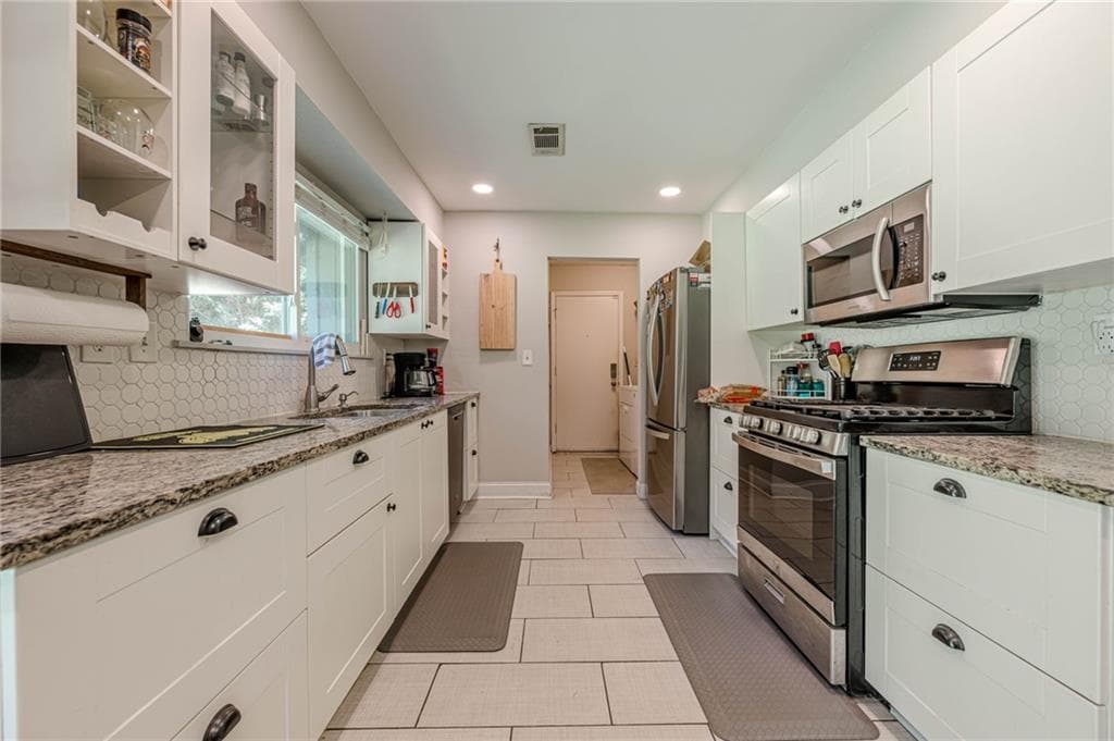 3 bedroom, 1 bathroom, 1,056 sq ft single family residence under contract at 407 Jon Scott Drive, Alpharetta, GA 30009 — photo 10
