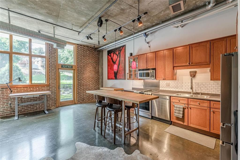1 bedroom, 1 bathroom, 914 sq ft condominium sold at 640 Glen Iris Drive 309, Atlanta, GA 30308