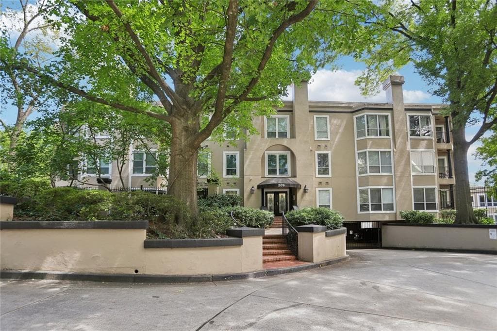 2 bedroom, 2 bathroom, 1,168 sq ft condominium sold at 209 14th Street 105, Atlanta, GA 30309