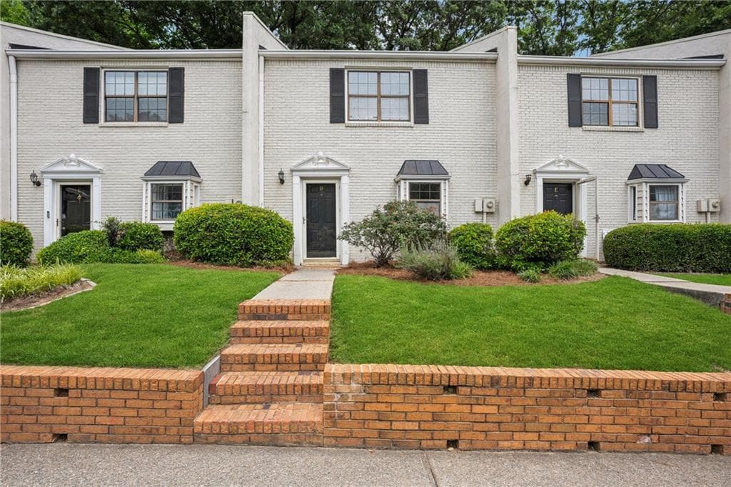 2 bedroom, 3 bathroom, 1,330 sq ft townhouse sold at 1771 Defoor Avenue D, Atlanta, GA 30318