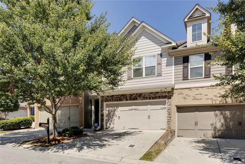 2388 Whiteoak Bend 16, Smyrna, GA 30080 — most recent listing photo
