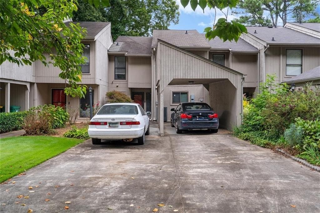 6207 Willow Run Road, Peachtree Corners, GA 30092 — most recent listing photo
