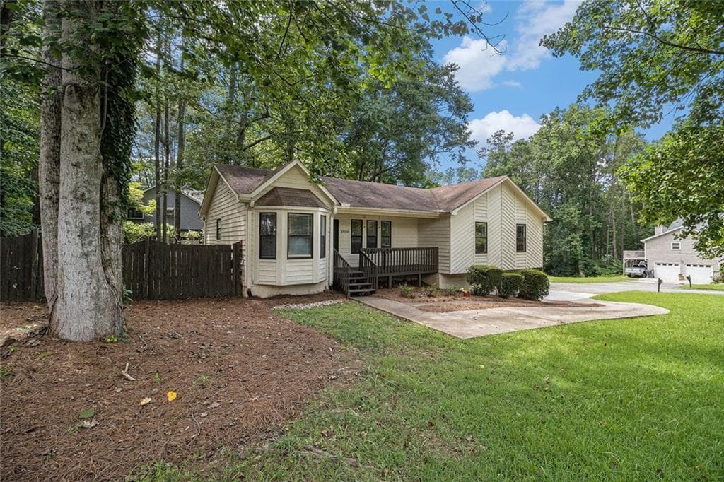 647 Sunshine Trace, Acworth, GA 30102 — most recent listing photo