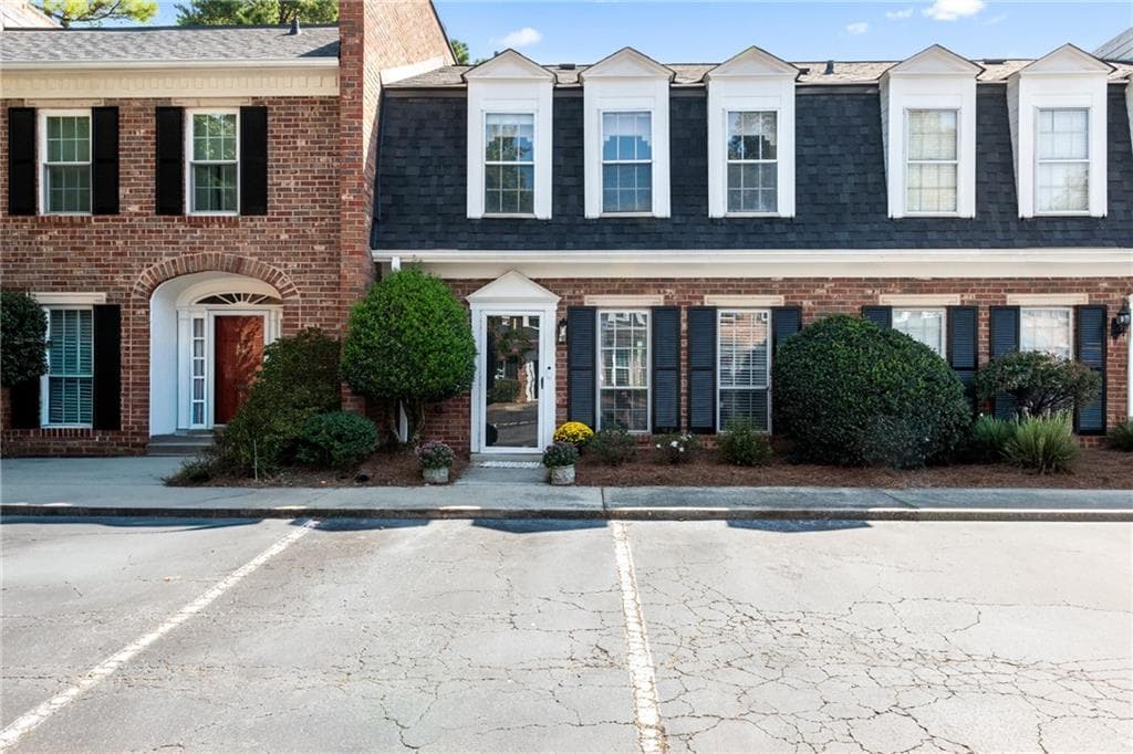 11 Palace Green Place, Atlanta, GA 30318 — most recent listing photo